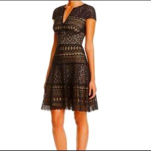 Tadashi Shoji Black and Nude Formal Dress Vneck size 10